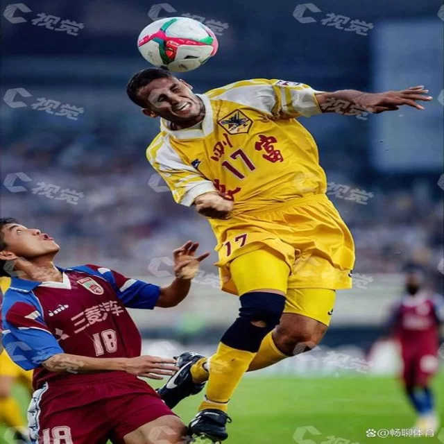 足球杯赛焦点对决：阵容分析与战术提升（CROWN SPORTS）